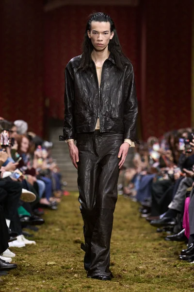 Look 29